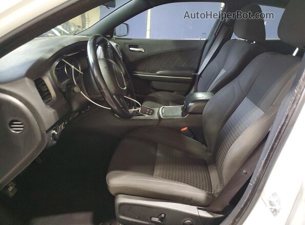 2C3CDXBG7PH546695 2023 DODGE CHARGER Белый Вид салона спереди