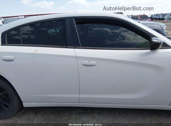 2C3CDXBG8JH306899 2018 DODGE CHARGER White Widok zestawu wskaźników