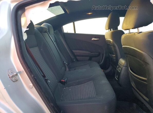 2C3CDXBG9KH599438 2019 DODGE CHARGER Silver Widok tylnych siedzeń