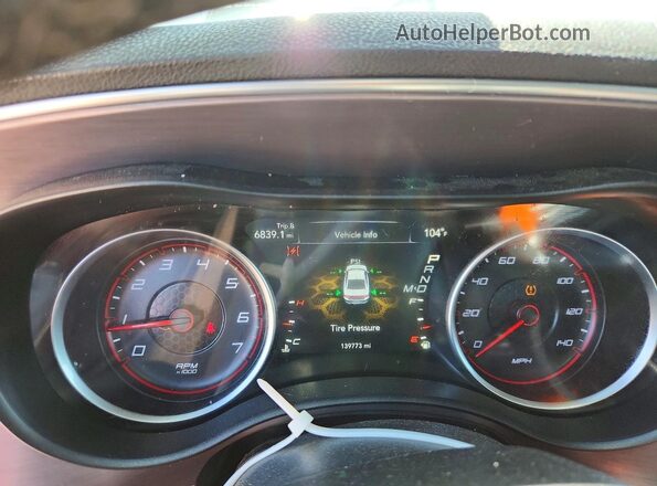 2C3CDXBGXHH513336 2017 DODGE CHARGER Red Սարքավորումների վահանակի տեսք