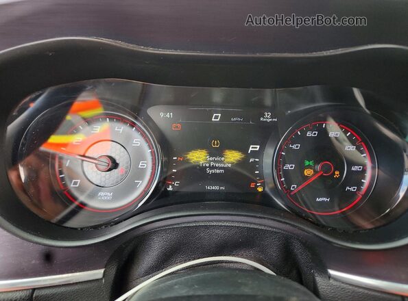 2C3CDXBGXJH163910 2018 DODGE CHARGER Silver ხელსაწყოთა პანელის ხედი