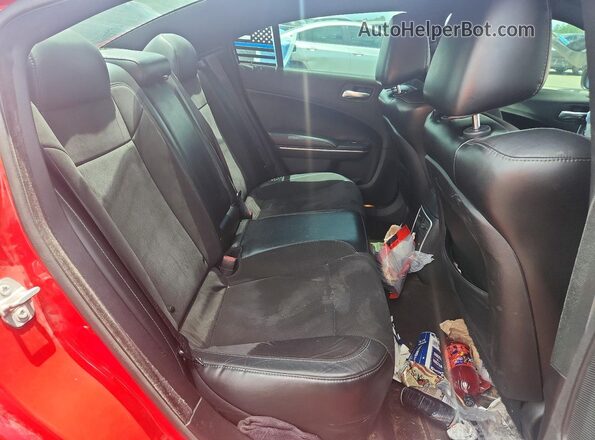 2C3CDXCT0GH340632 2016 DODGE CHARGER Red Widok tylnych siedzeń