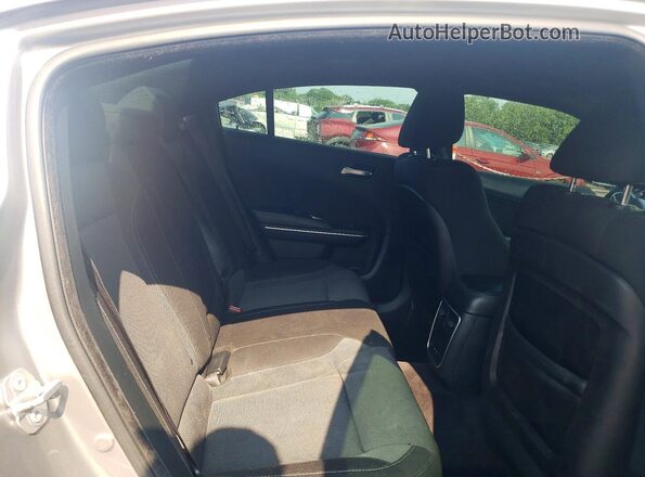 2C3CDXCT0JH142463 2018 DODGE CHARGER Silver Widok tylnych siedzeń