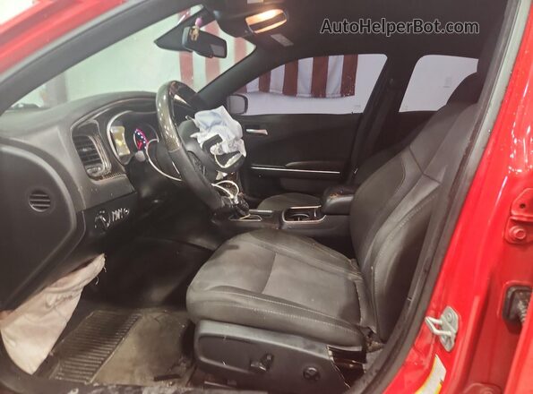 2C3CDXCT0JH155939 2018 DODGE CHARGER Red Widok wnętrza z przodu