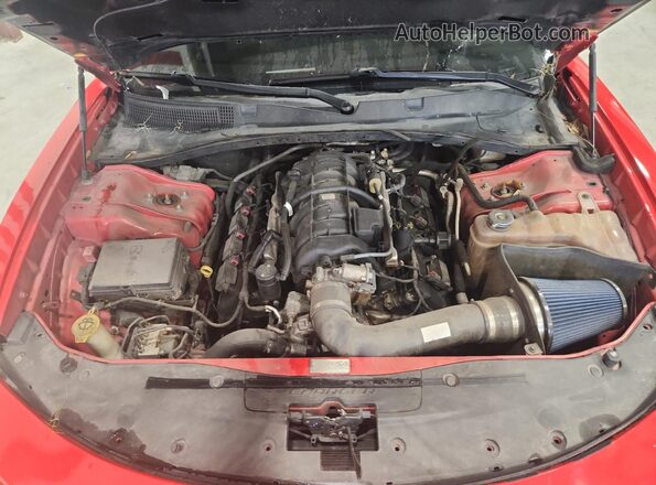 2C3CDXCT0JH155939 2018 DODGE CHARGER Red Widok wnętrza z tyłu