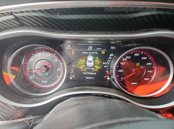 2C3CDXCT0JH155939 2018 DODGE CHARGER Red Widok zestawu wskaźników