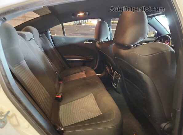 2C3CDXCT2NH129218 2022 DODGE CHARGER Белый Вид задних сидений