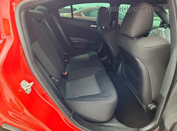 2C3CDXCT2PH616146 2023 DODGE CHARGER Red Widok tylnych siedzeń