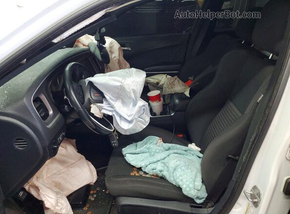 2C3CDXCT4KH513142 2019 DODGE CHARGER Белый Вид салона спереди