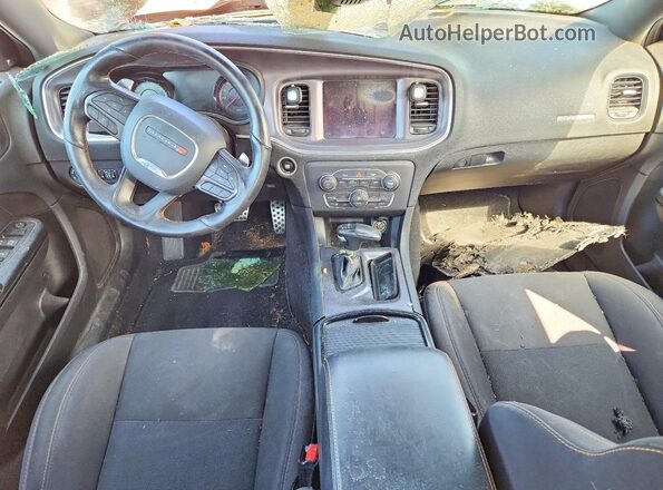 2C3CDXCT6KH674463 2019 DODGE CHARGER Silver Dashboard view