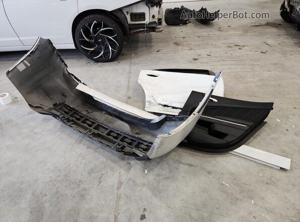 2C3CDXCT9LH215655 2020 DODGE CHARGER White Widok komory silnika