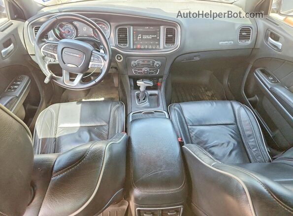 2C3CDXCTXHH551189 2017 DODGE CHARGER Серебряный Вид панели приборов