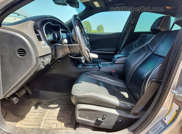 2C3CDXCTXHH551189 2017 DODGE CHARGER Серебряный Вид салона спереди