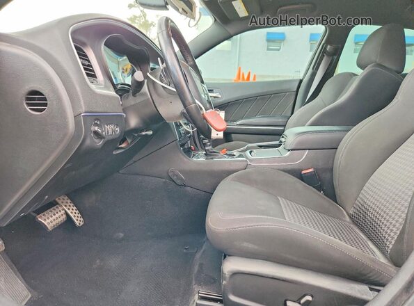 2C3CDXGJ0NH186106 2022 DODGE CHARGER Белый Вид салона спереди
