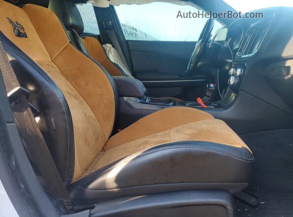 2C3CDXGJ2MH682555 2021 DODGE CHARGER Белый Вид салона спереди