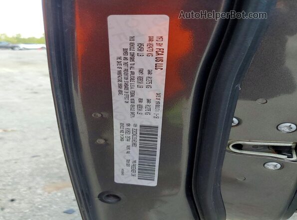2C3CDXGJ3JH210831 2018 DODGE CHARGER Charcoal Widok komory silnika