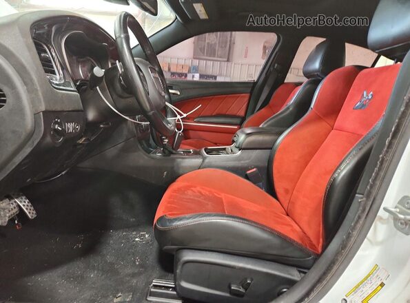 2C3CDXGJ3LH114345 2020 DODGE CHARGER Белый Вид салона спереди