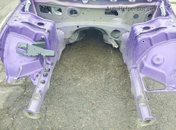 2C3CDXGJ4PH619798 2023 DODGE CHARGER Purple Vista interior trasera