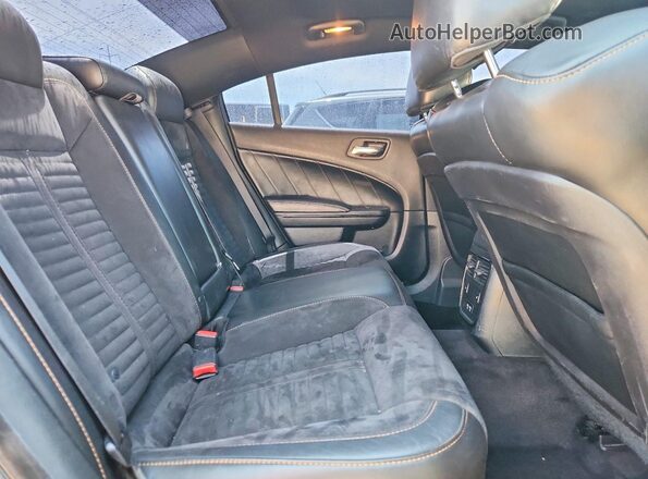 2C3CDXGJ7JH337484 2018 DODGE CHARGER Green Вид задніх сидінь