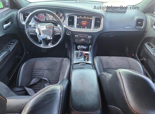 2C3CDXGJ8HH606327 2017 DODGE CHARGER Green Dashboard view