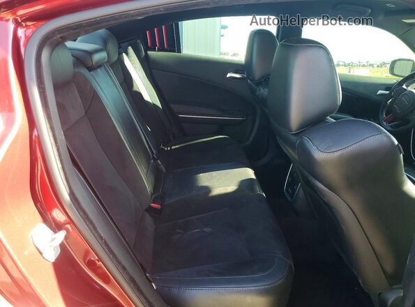 2C3CDXGJ8JH210663 2018 DODGE CHARGER Red Vista de los asientos traseros