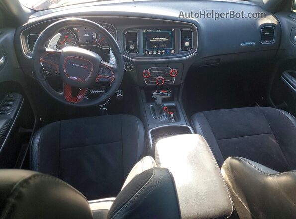 2C3CDXGJ8JH210663 2018 DODGE CHARGER Red Vista del salpicadero