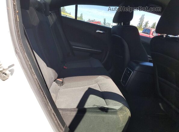 2C3CDXHG0JH162854 2018 DODGE CHARGER White Vista de los asientos traseros