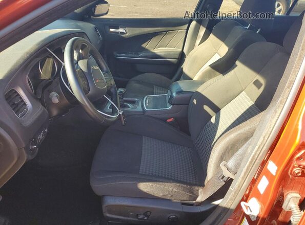 2C3CDXHG0PH598662 2023 DODGE CHARGER Orange Widok wnętrza z przodu
