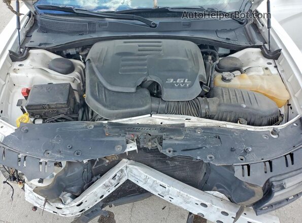2C3CDXHG3JH313072 2018 DODGE CHARGER White უკანა სალონის ხედი