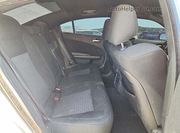 2C3CDXHG4KH622356 2019 DODGE CHARGER White Widok tylnych siedzeń