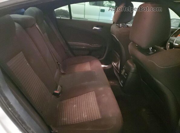 2C3CDXHG4KH747017 2019 DODGE CHARGER White Widok tylnych siedzeń