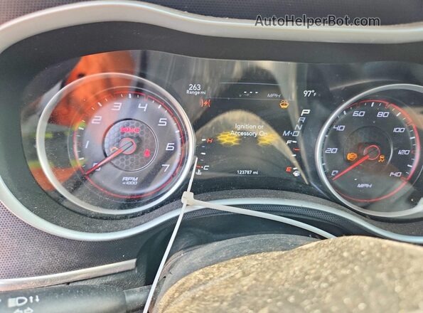2C3CDXHG5JH133334 2018 DODGE CHARGER Silver Vista del cuadro de instrumentos