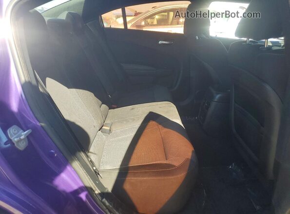 2C3CDXHG6GH165184 2016 DODGE CHARGER Purple Vista de los asientos traseros