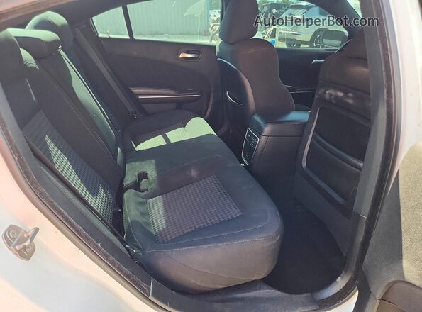 2C3CDXHG6KH688987 2019 DODGE CHARGER White Widok tylnych siedzeń