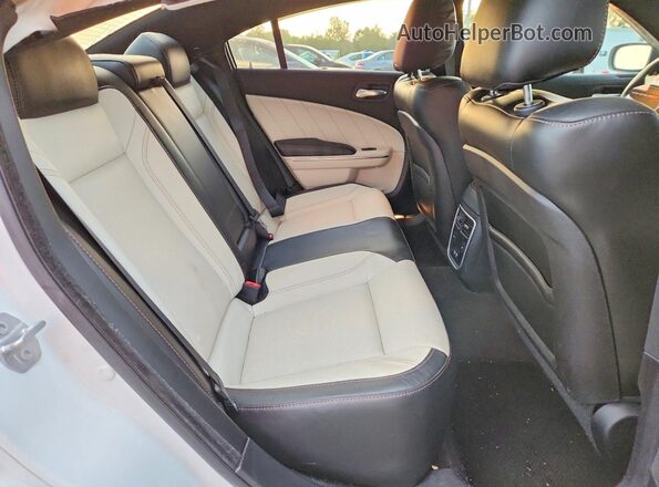 2C3CDXHG7JH119709 2018 DODGE CHARGER White Rear seats view