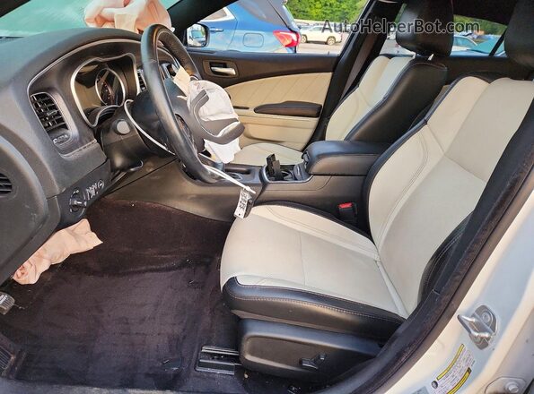 2C3CDXHG7JH119709 2018 DODGE CHARGER White Front interior view