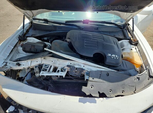 2C3CDXHG7KH684897 2019 DODGE CHARGER White Rear interior view