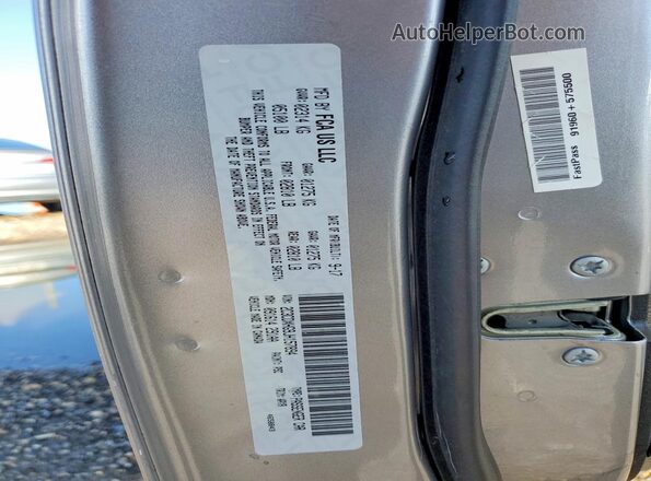 2C3CDXHG9JH157894 2018 DODGE CHARGER Silver ძრავის განყოფილების ხედი