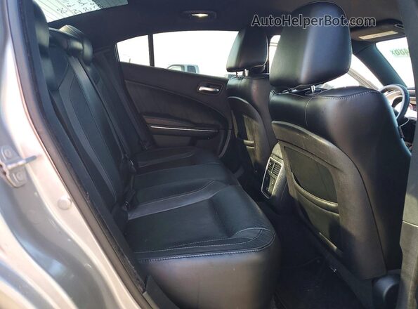 2C3CDXHG9JH157894 2018 DODGE CHARGER Silver უკანა სავარძლების ხედი