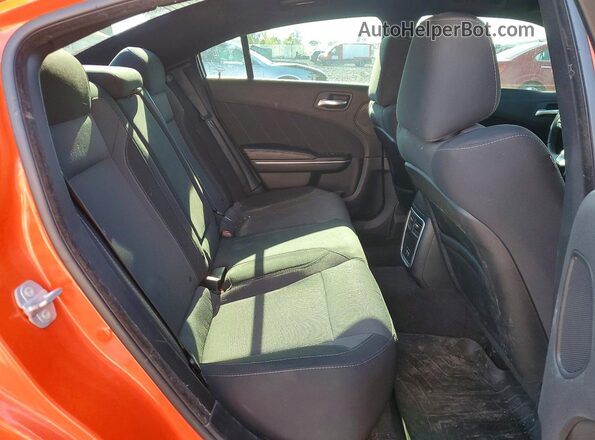 2C3CDXJG0GH341656 2016 DODGE CHARGER Orange Vista de los asientos traseros