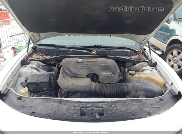 2C3CDXJG3KH710678 2019 DODGE CHARGER White Вид ззаду