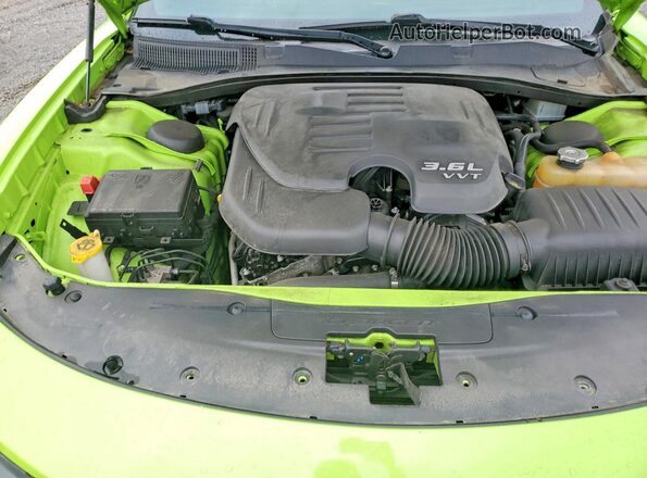 2C3CDXJG5KH653996 2019 DODGE CHARGER Green Rear interior view