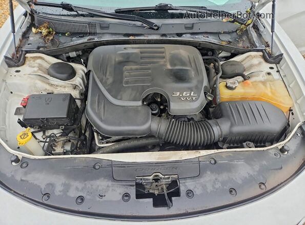 2C3CDXJG6GH144460 2016 DODGE CHARGER Белый Вид задней части салона