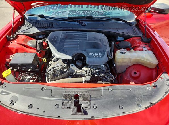 2C3CDXJG8JH316544 2018 DODGE CHARGER Red Вид задньої частини салону
