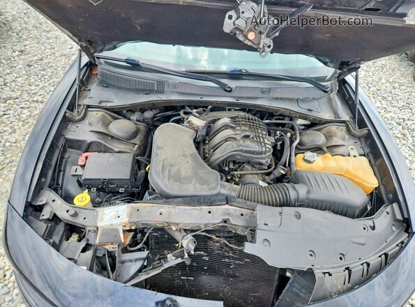 2C3CDXJG9JH181235 2018 DODGE CHARGER Black Widok wnętrza z tyłu