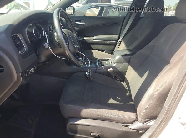 2C3CDXKT3KH647609 2019 DODGE CHARGER Серебряный Вид салона спереди