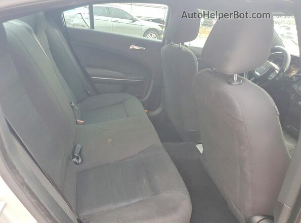2C3CDXKT4KH757438 2019 DODGE CHARGER Серебряный Вид задних сидений