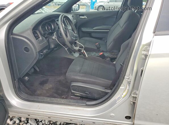 2C3CDXKT5JH285104 2018 DODGE CHARGER Серебряный Вид салона спереди