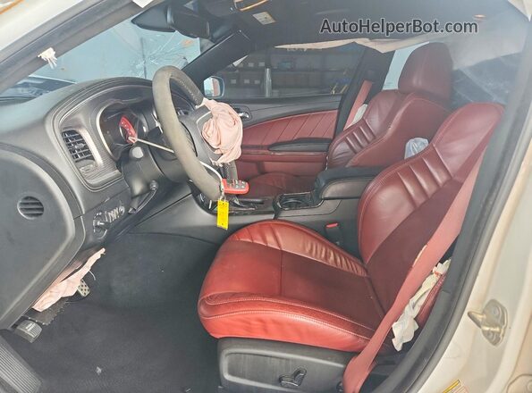 2C3CDXL93PH638466 2023 DODGE CHARGER Белый Вид салона спереди