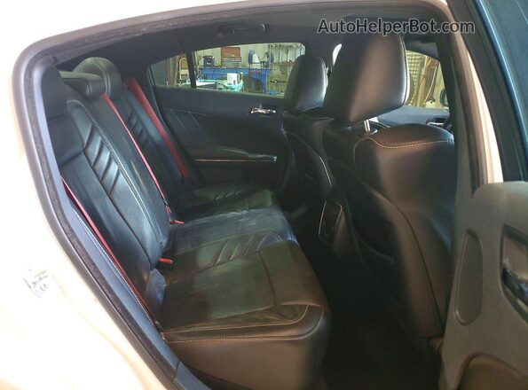 2C3CDXL97HH503329 2017 DODGE CHARGER White Vista de los asientos traseros